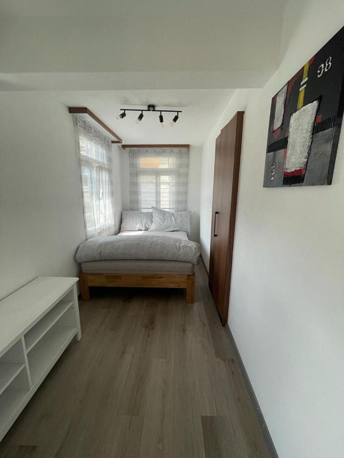 Moderne Einzigartige Wohnung In Altdorf Exterior photo
